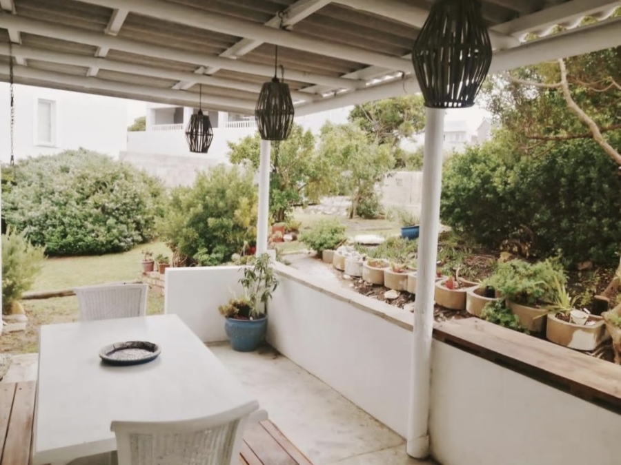 4 Bedroom Property for Sale in Oceanview Heights Western Cape